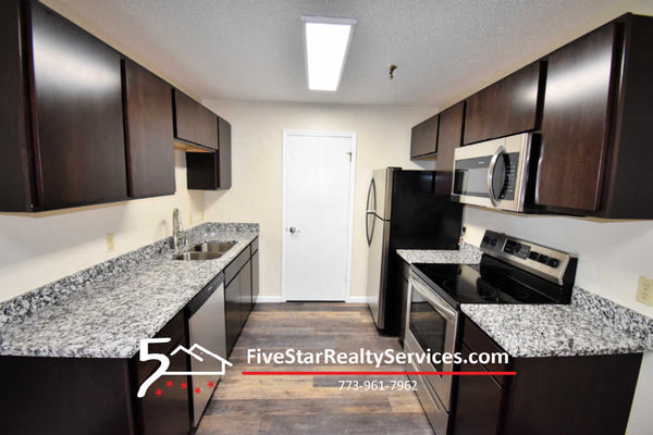 1350 BrookSt   |   St. Charles   |   2 Bed 2 Bath