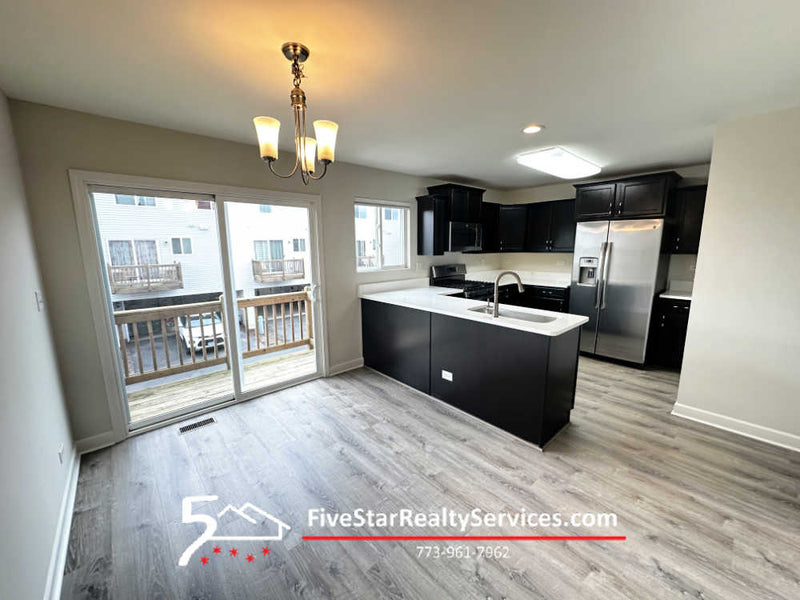 3 Bed 2 1/2 Bath + BONUS Rm  |  1665 Ruby Dr  |  Pingree Grove
