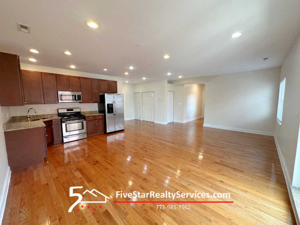 3705 N Kedzie Ave  |  Irving Park  |  1 & 2 Bed Apts