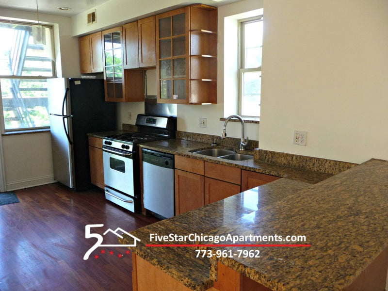 4 Bed 2 Bath  |  1520 E Marquette #2  |  Jackson Park
