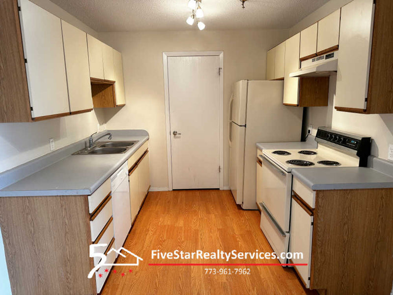 2 Bed 2 Bath  |   1320 Brook St #L  |  St. Charles