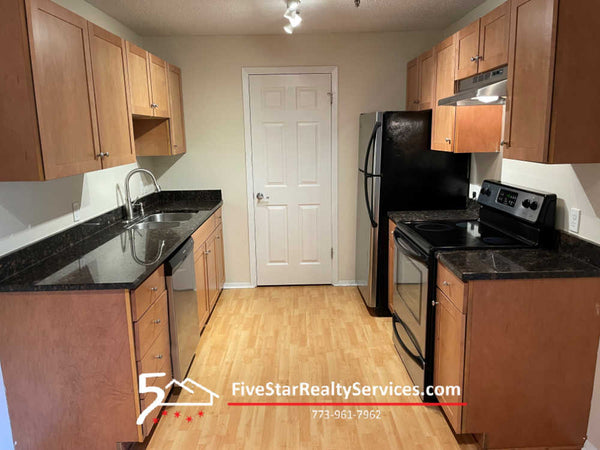 2 Bed 2 Bath  |  1330 Brook St #L  |  St. Charles