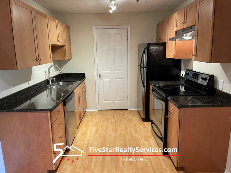 2 Bed 2 Bath  |  1330 Brook St #L  |  St. Charles