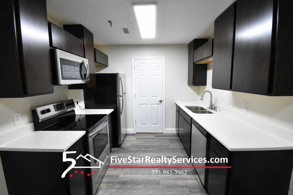 2 Bed 2 Bath  |  1360 Brook St #D  |  St. Charles