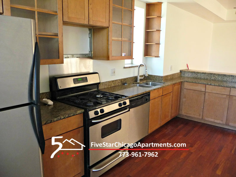 4 Bed 2 Bath  |  1520 E Marquette #2  |  Jackson Park