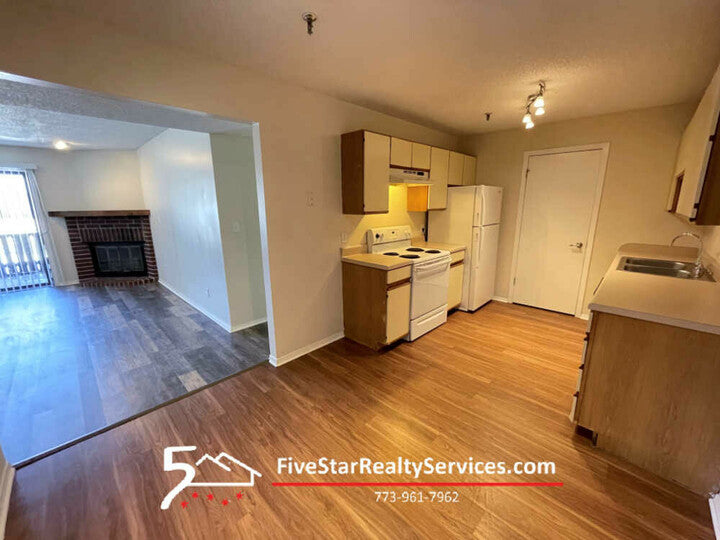 1350 BrookSt   |   St. Charles   |   2 Bed 2 Bath