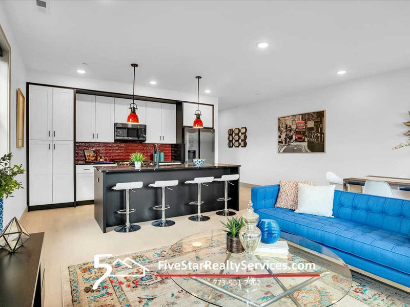 3 Bed 2 Bath  |  4235 S Champlain #3N  |  Bronzeville