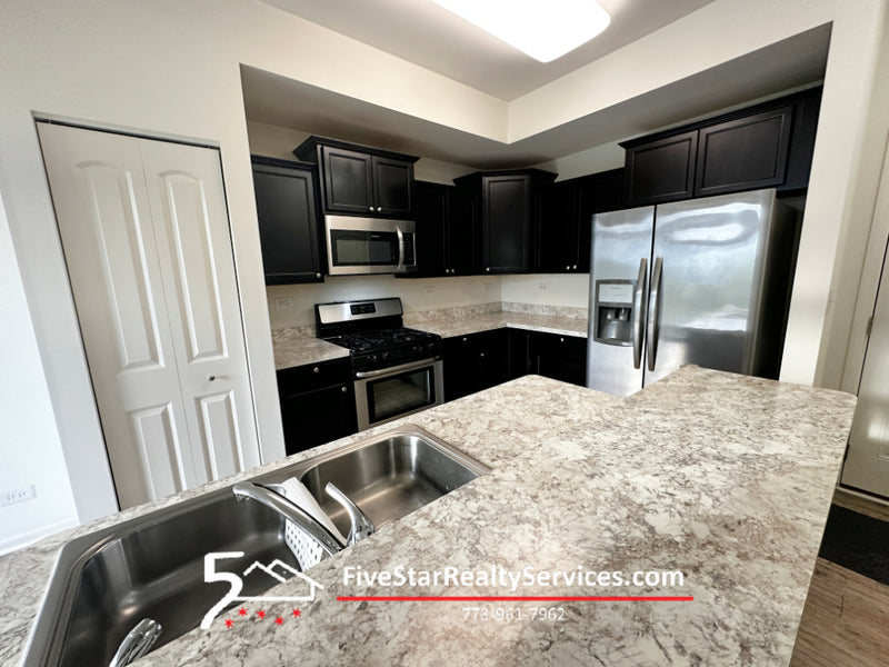 3 Bed 2.5 Bath  |  652 Anchorage Ct  |  Pingree Grove