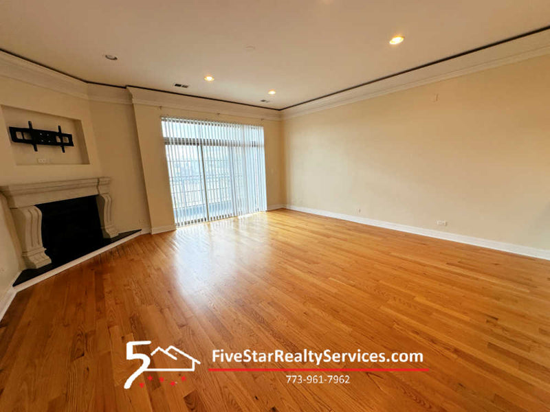 2 Bed 2 Bath  | 4518 N Kedzie #3C  |  Albany Park