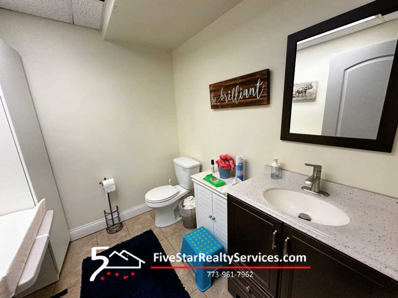 Office or Retail  |  3709 N Kedzie  |  Irving Park