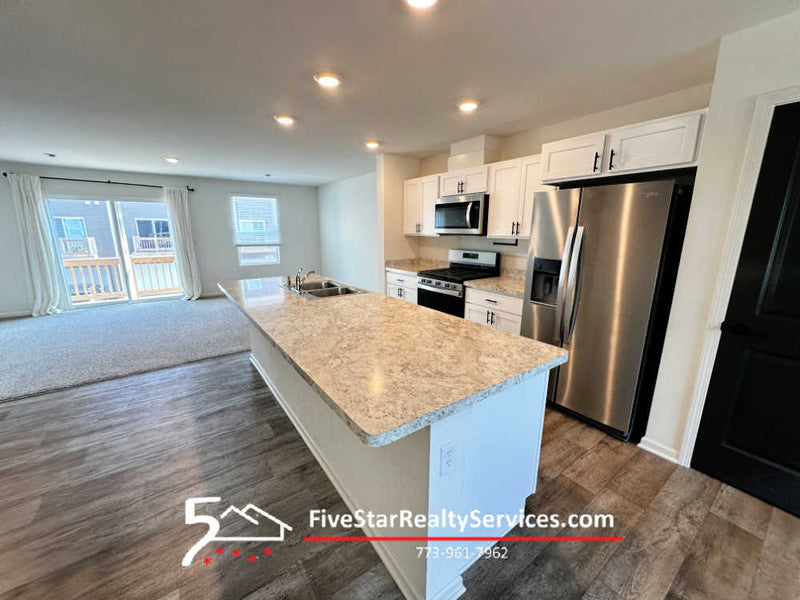 3 Bed 2 1/2 Bath + Bonus Rm  |  1447 Yosemite Way  |  Pinegree Grove