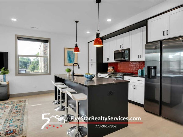 3 Bed 2 Bath  |  4235 S Champlain #3N  |  Bronzeville