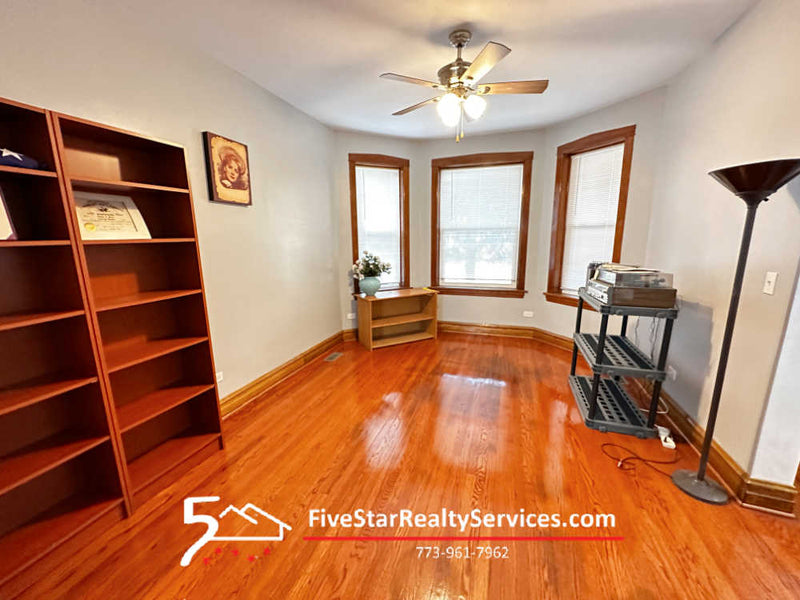 3 Bed 1 Bath  |  2431 N Kostner Ave #1  |  Hermosa