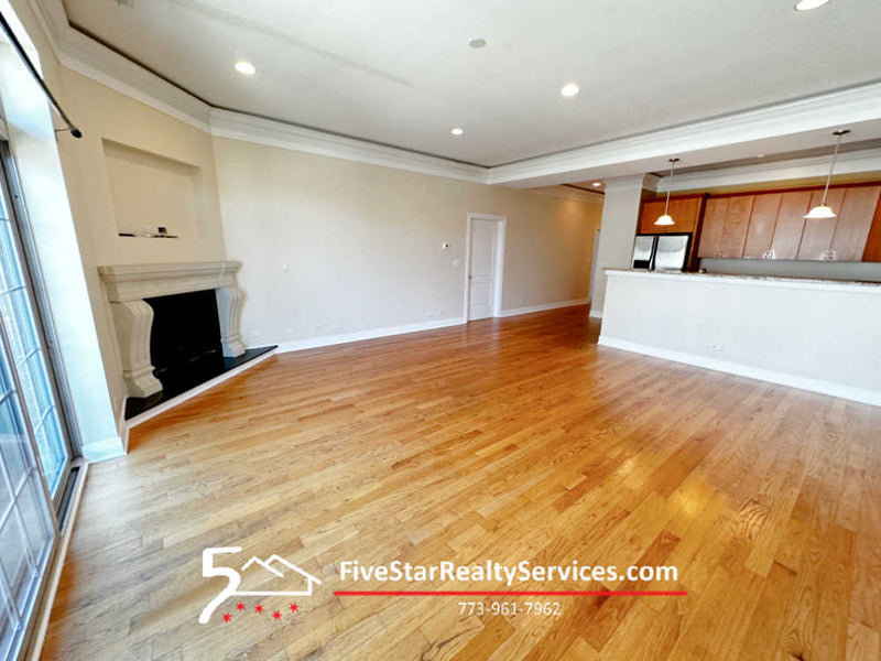 2 Bed 2 Bath  |  4518 N Kedzie #2F  |  Albany Park