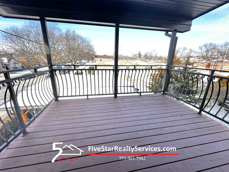 2 Bed 1 Bath  |  8224 W Addison  |  Irving Woods