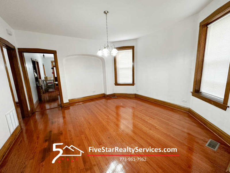 3 Bed 1 Bath  |  2431 N Kostner Ave #1  |  Hermosa