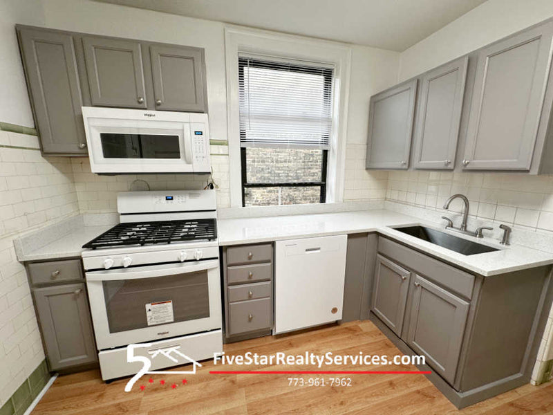 3 Bed 2 Bath  |  6127 N Francisco #3  |  Peterson Park