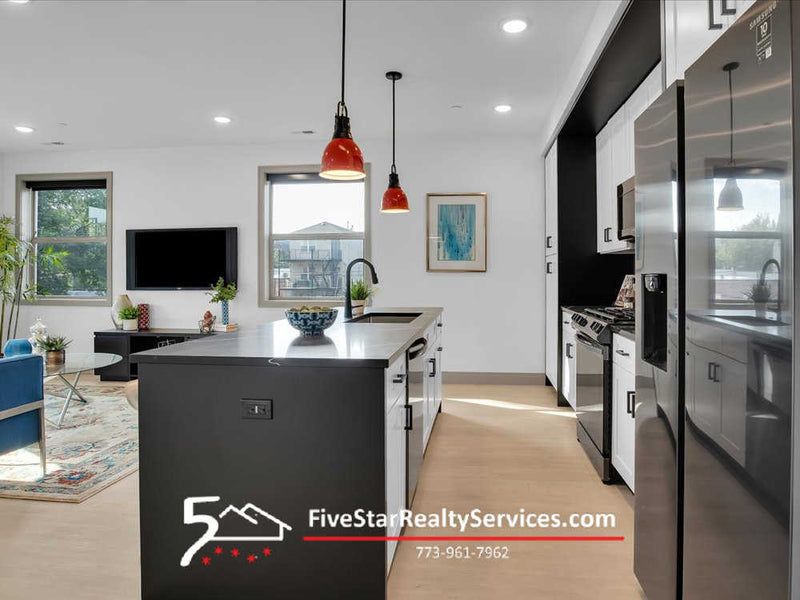 3 Bed 2 Bath  |  4235 S Champlain #3N  |  Bronzeville