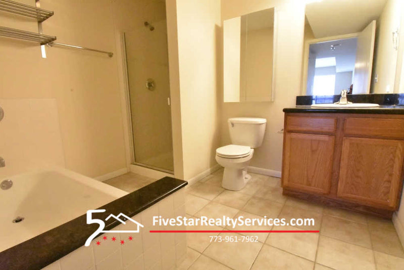 2 Bed 2 Bath  |  8255 Skokie Blvd #205  |  Skokie