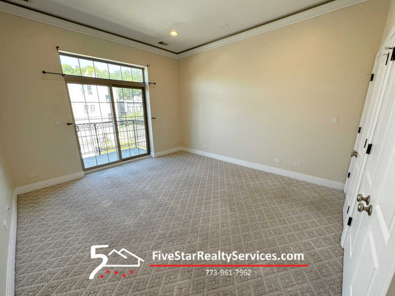2 Bed 2 Bath  |  4518 N Kedzie #2F  |  Albany Park