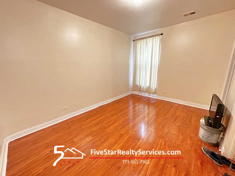 4 Bed 2 Bath  |  1520 E Marquette #2  |  Jackson Park