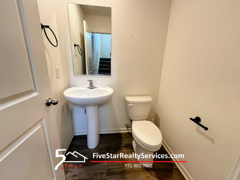 3 Bed 2 1/2 Bath + Bonus Rm  |  1447 Yosemite Way  |  Pinegree Grove