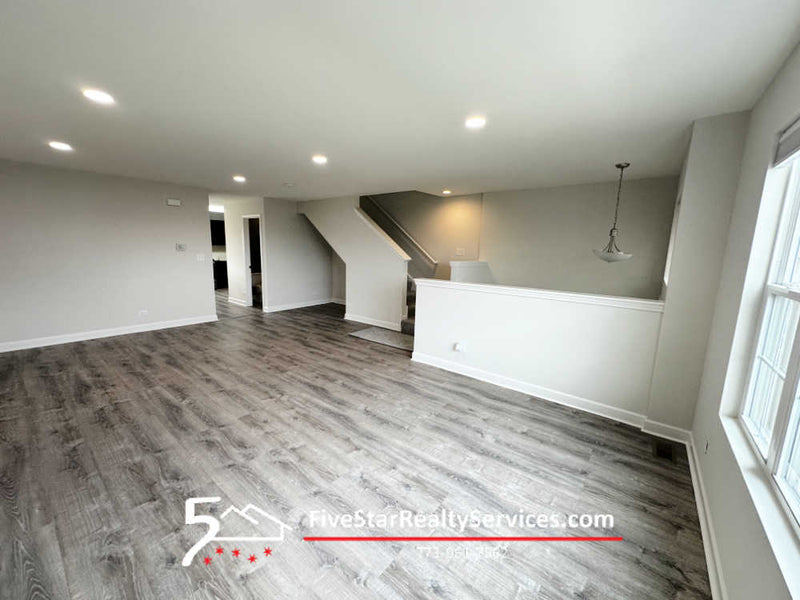 3 Bed 2 1/2 Bath + BONUS Rm  |  1665 Ruby Dr  |  Pingree Grove