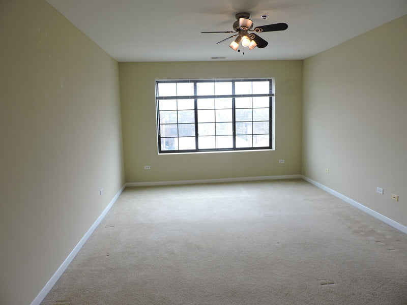 2 Bed 2 Bath  |  8255 Skokie Blvd #404  |   Skokie