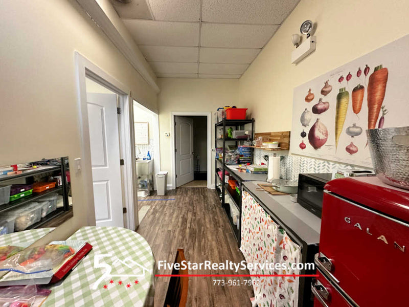Office or Retail  |  3709 N Kedzie  |  Irving Park