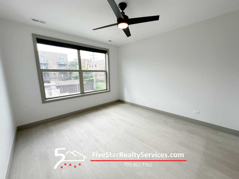 2 Bed 2 Bath  |  4050 S Indiana #1F  |  Bronzeville