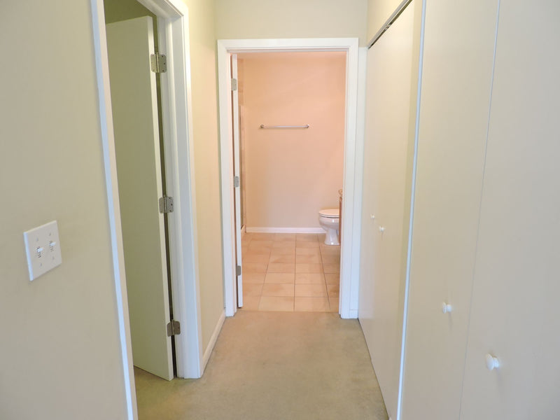 2 Bed 2 Bath  |  8255 Skokie Blvd #404  |   Skokie
