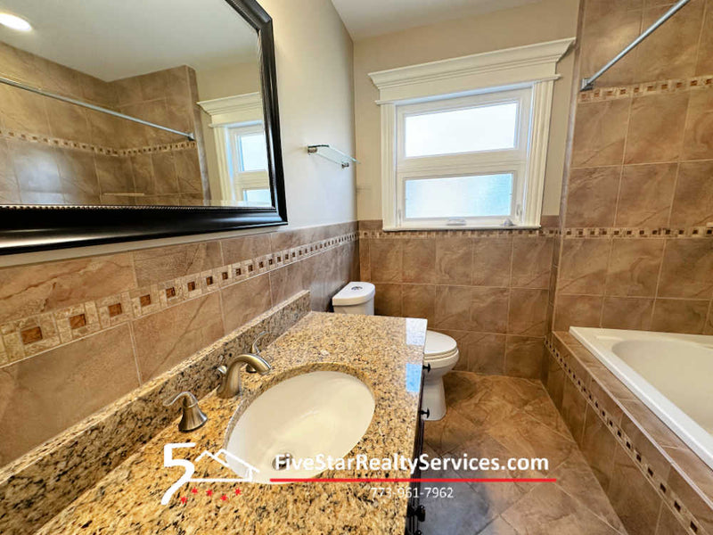 2 Bed 1 Bath  |  8224 W Addison  |  Irving Woods