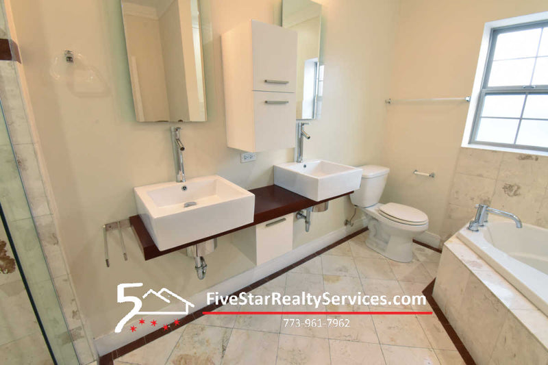 2 Bed 2 Bath  |  4518 N Kedzie #3D  |  Albany Park