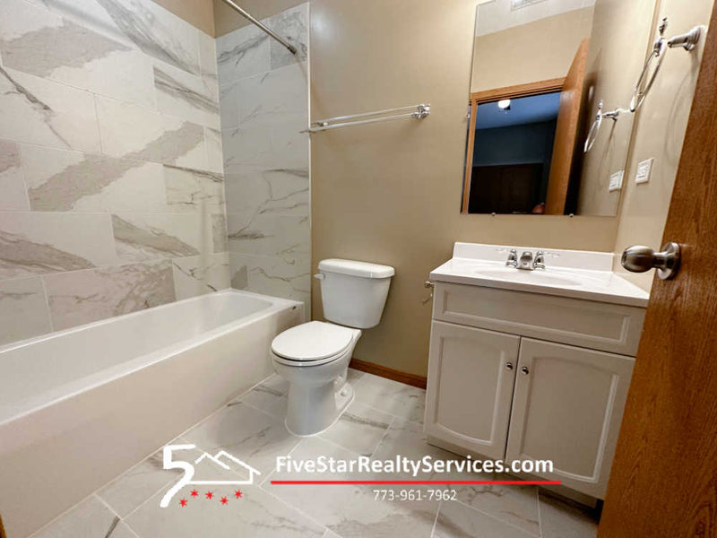 3 Bed 2 Bath  |  639 W Garfield #2  |  Engelwood