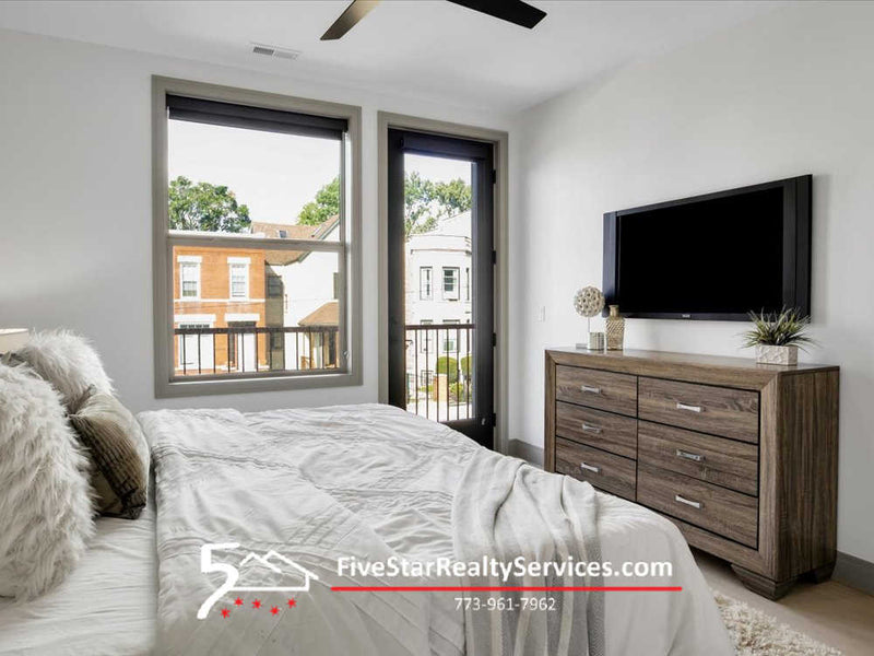 3 Bed 2 Bath  |  4235 S Champlain #3N  |  Bronzeville
