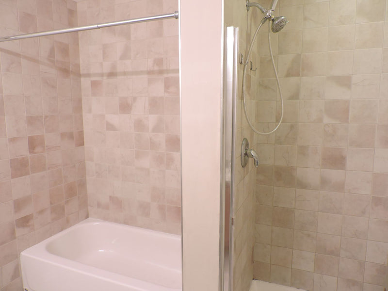 2 Bed 2 Bath  |  8255 Skokie Blvd #404  |   Skokie