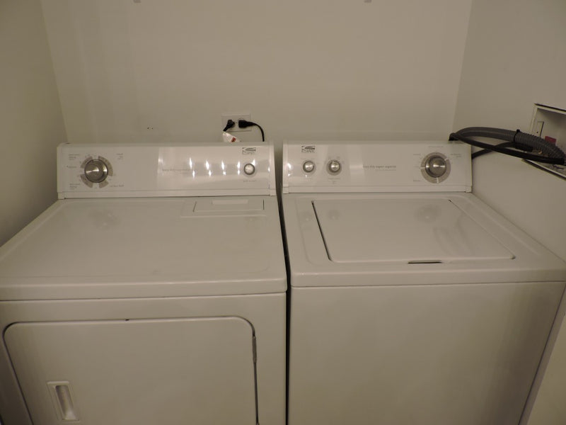 2 Bed 2 Bath  |  8255 Skokie Blvd #406  |  Skokie
