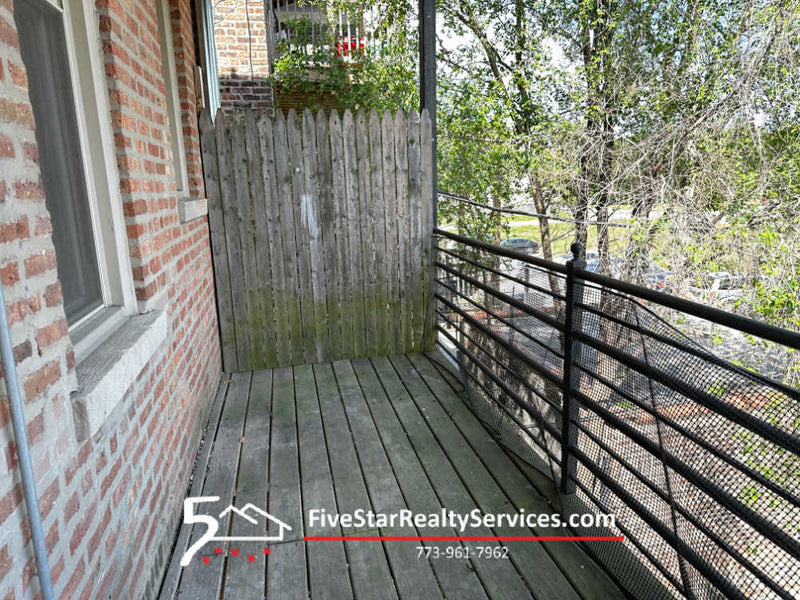 4 Bed 2 Bath  |  1520 E Marquette #2  |  Jackson Park