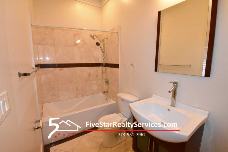 2 Bed 2 Bath  |  4518 N Kedzie #3D  |  Albany Park