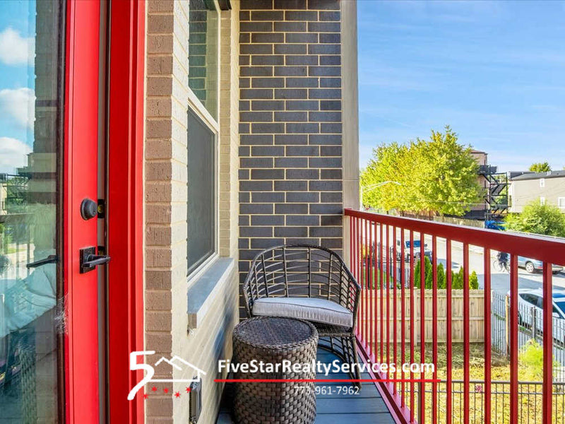 3 Bed 2 Bath  |  4235 S Champlain #3N  |  Bronzeville