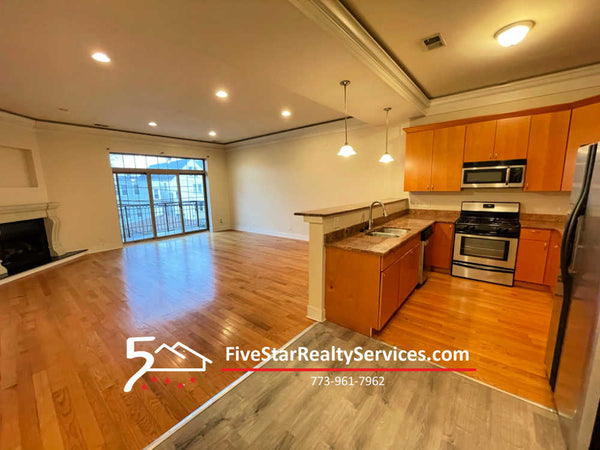 4518 N Kedzie Ave  |  Albany Park  |  2 Bed 2 Bath