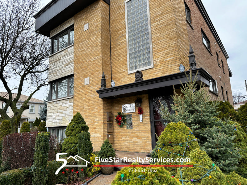 2 Bed 1 Bath  |  8224 W Addison  |  Irving Woods