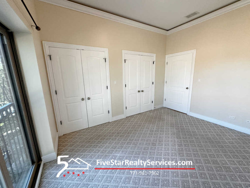 2 Bed 2 Bath  |  4518 N Kedzie #2F  |  Albany Park