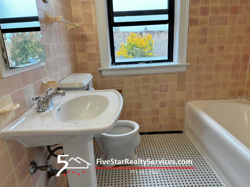 3 Bed 2 Bath  |  6127 N Francisco #3  |  Peterson Park