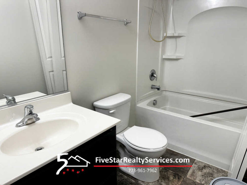 3 Bed 2 1/2 Bath + BONUS Rm  |  1665 Ruby Dr  |  Pingree Grove