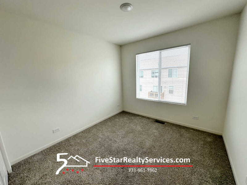 3 Bed 2.5 Bath  |  2329 Upland Rd.  |  Pingree Grove