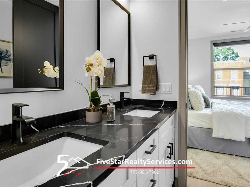 3 Bed 2 Bath  |  4235 S Champlain #3N  |  Bronzeville