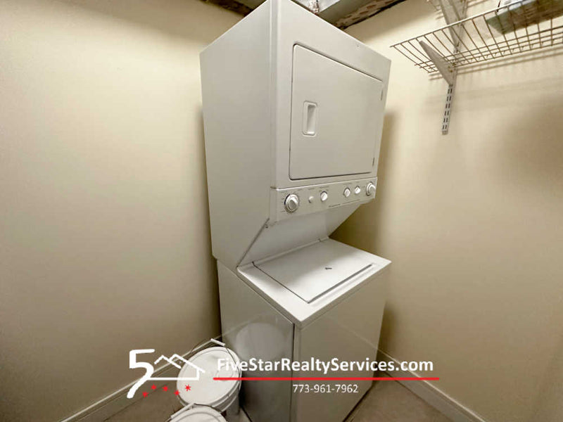 2 Bed 2 Bath  |  4518 N Kedzie #2F  |  Albany Park