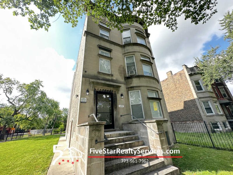 3 Bed 2 Bath  |  639 W Garfield #2  |  Engelwood