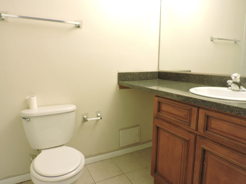 2 Bed 2 Bath  |  1320 Brook St #M  |  St. Charles